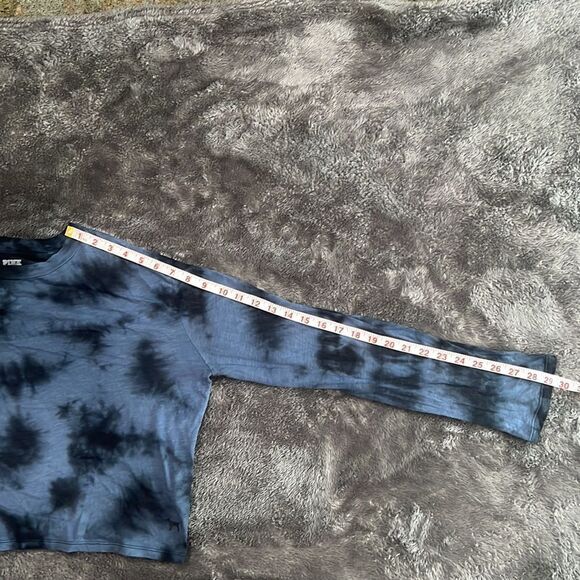 96. PINK Victoria’s Secret Tie Dye Oversized Long Sleeve Cropped Shirt Size S - Picture 6 of 9